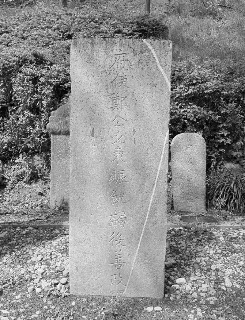 054_02.jpg